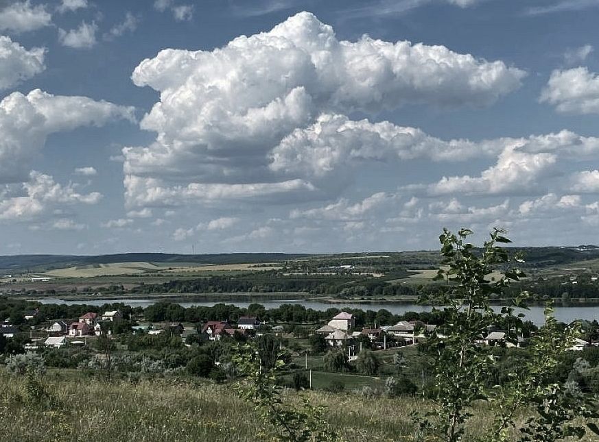 FOR SALE: PLOT WITH LAKE VIEW IN MOLDOVA. 1,212 HA